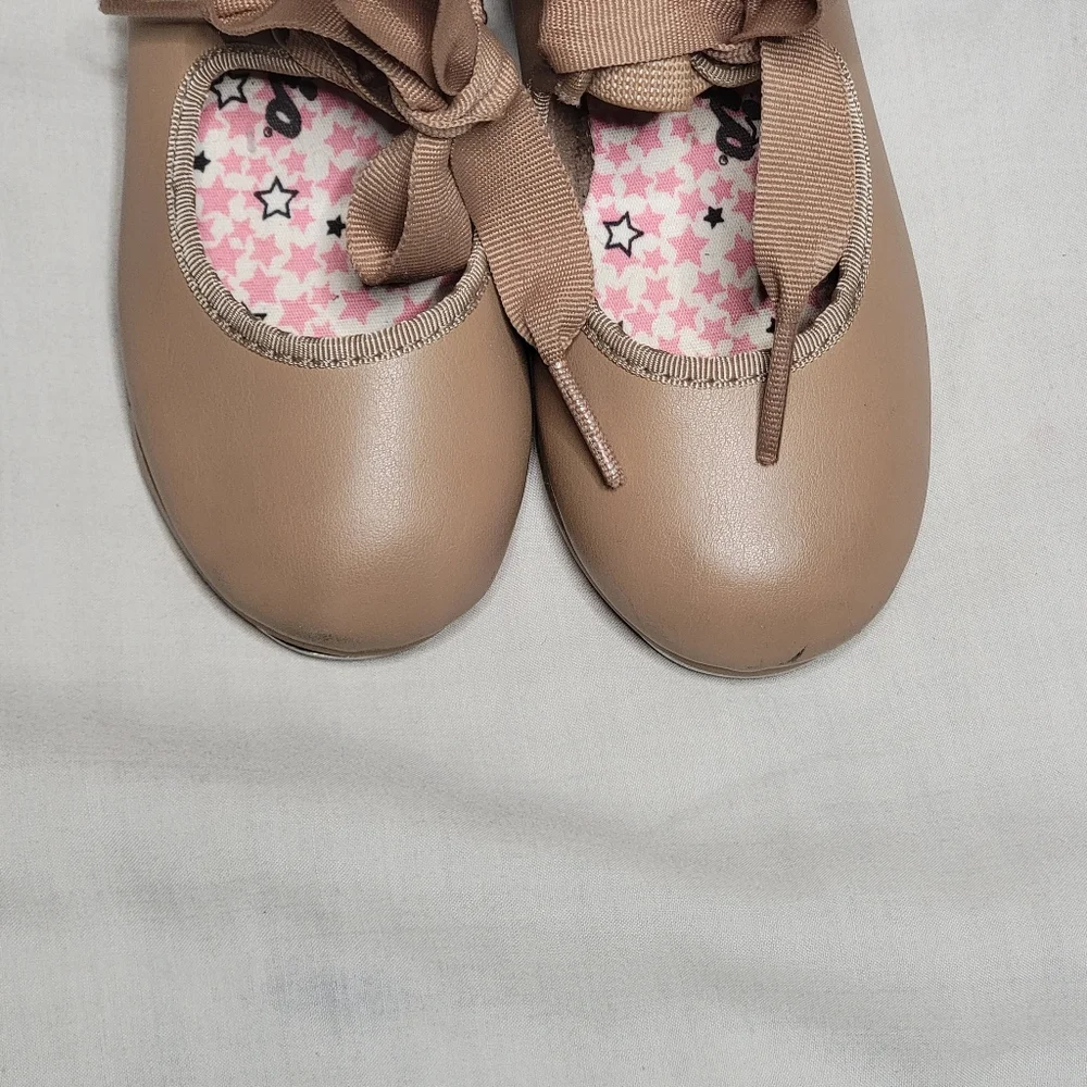 Capezio Girl's Tap Shoes Size 7  Tan
